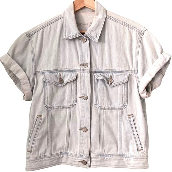 Gap 1969 Short Sleeve Light Indigo Jean Jacket in Size Small - Picture 5 of 16